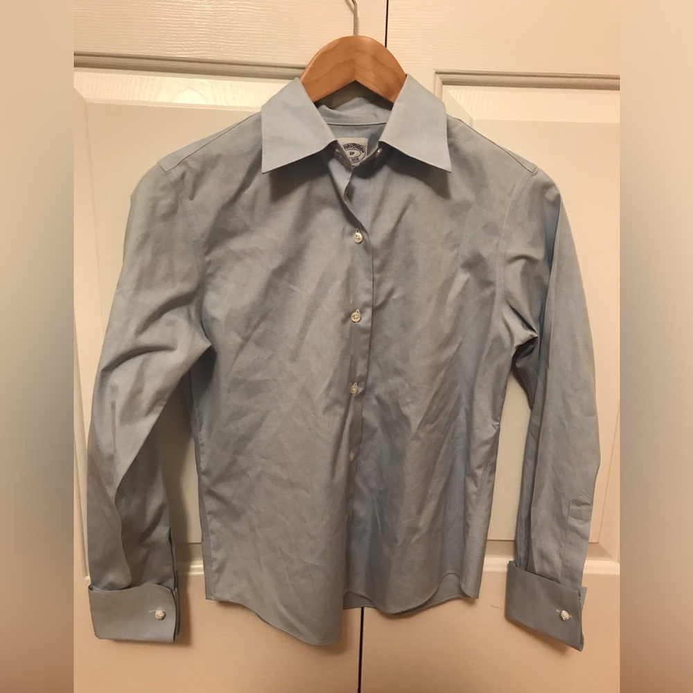 Womens Brooks Brothers blouse, oxford, Size 0 petite. Fits more like a 2/4.